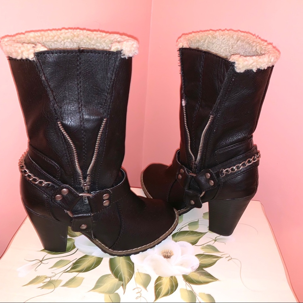 ❗️SOLD❗️ Candies Size Six HighHeel Boots